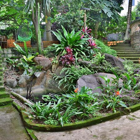 Silent Waters Resorts Yelagiri Ngoại thất bức ảnh