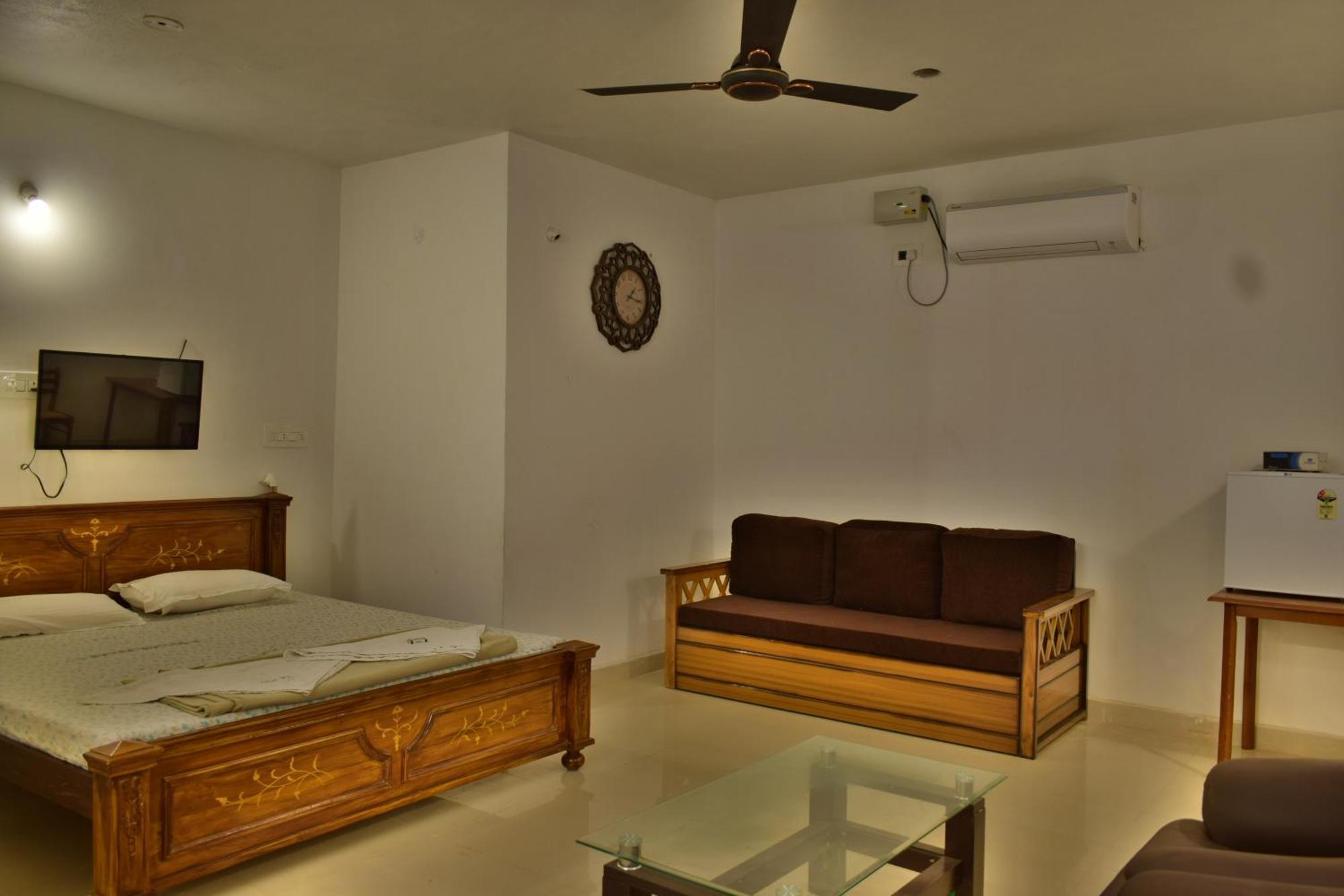 Silent Waters Resorts Yelagiri Ngoại thất bức ảnh
