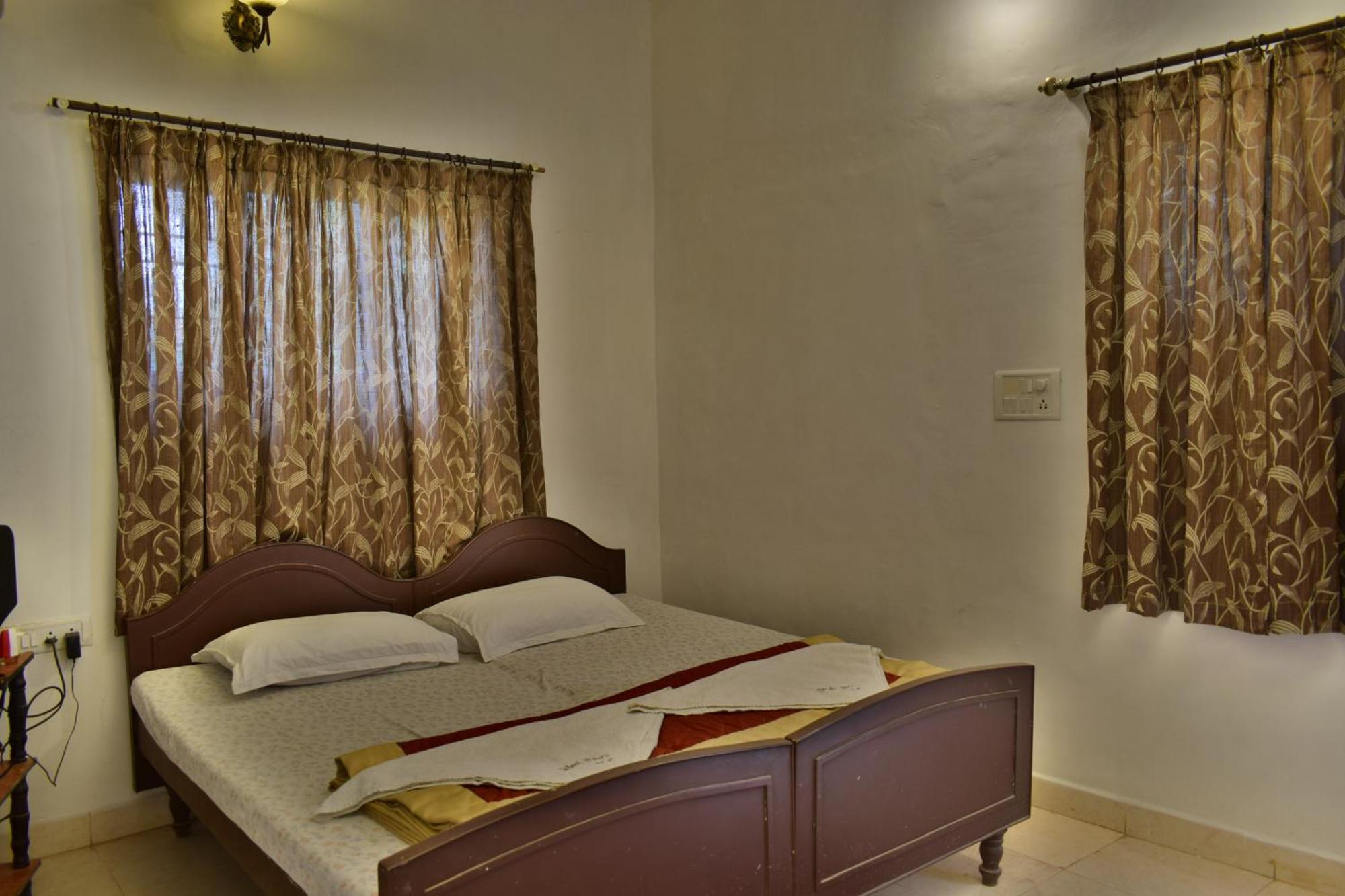 Silent Waters Resorts Yelagiri Ngoại thất bức ảnh